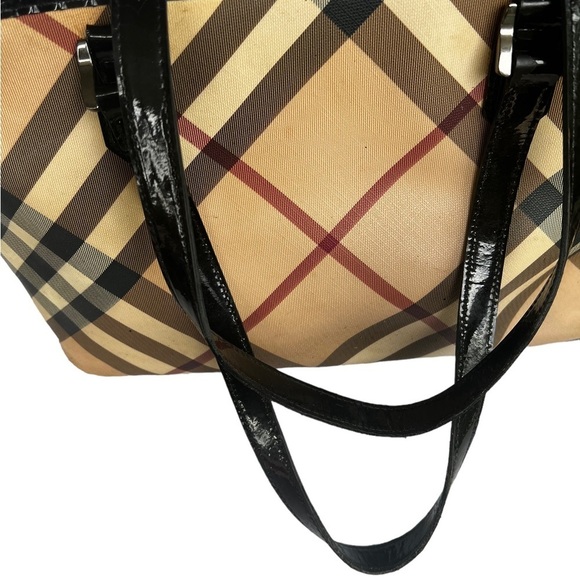 Classic Novacheck Burberry Tote - Picture 6 of 9